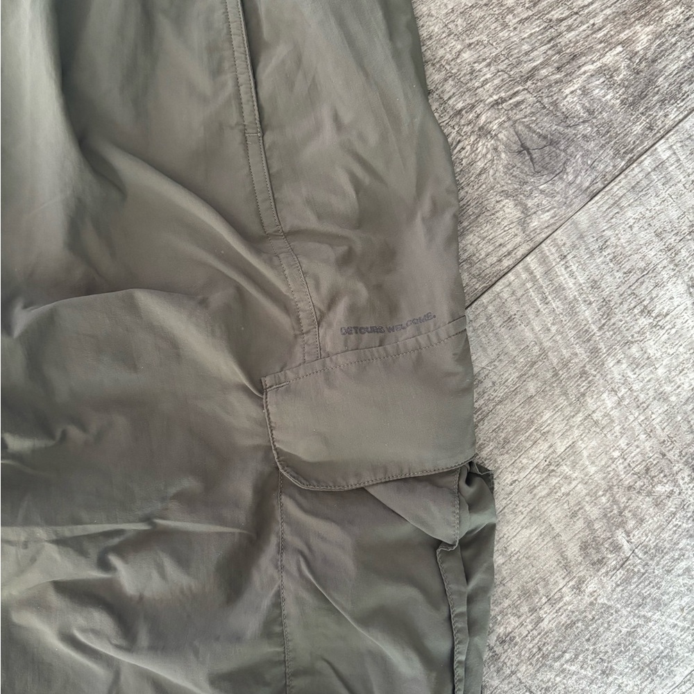 lululemon athletica Women's Green Cargo Pants - Picture 3 of 7